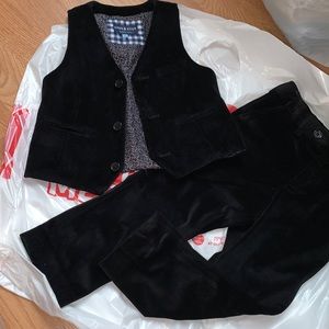 Boys 100% polyester Vest and pans 3T